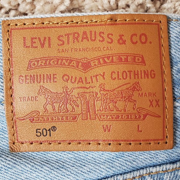 Women's Levi's 501 Cutoff Jean Short - Picture 3 of 4